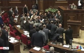 Потасовка в Национальном Собрании (парламенте) Армении Потасовка в Национальном Собрании (парламенте) Армении
