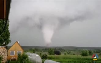 A rare tornado in the Vologda region. video A rare tornado in the Vologda region. video