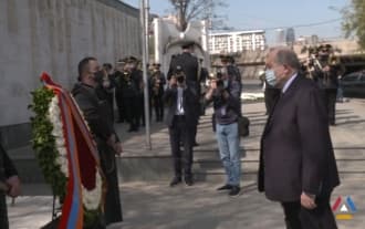 Президент РА Саргсян посетил площадь "Героев" в Тбилиси