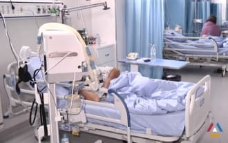Более 400 пациентов ждут госпитализации. Медицинские центры переполнены